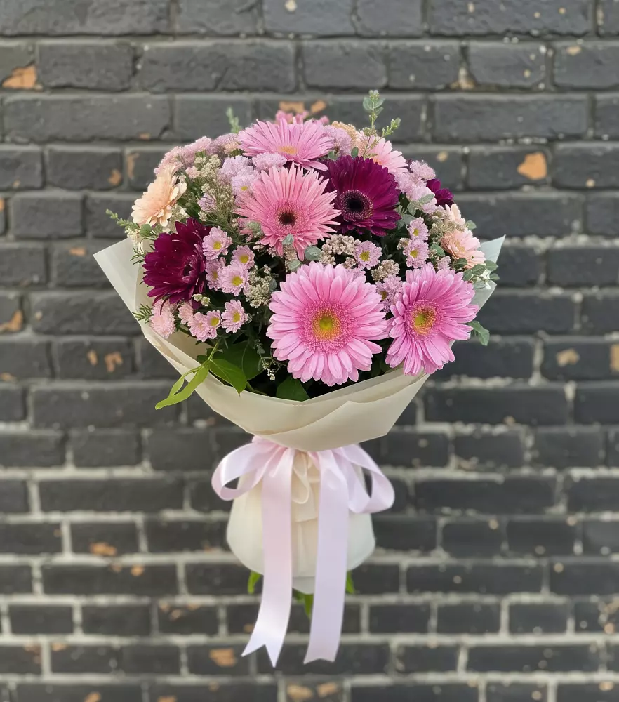 Букет цветов из: Герберы и Хризантемы в Высокогорном