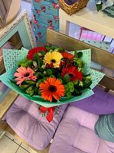 Букет цветов из:  Герберы, Хризантемы и Альстромерии #REPLACE_PRED# Высокогорном