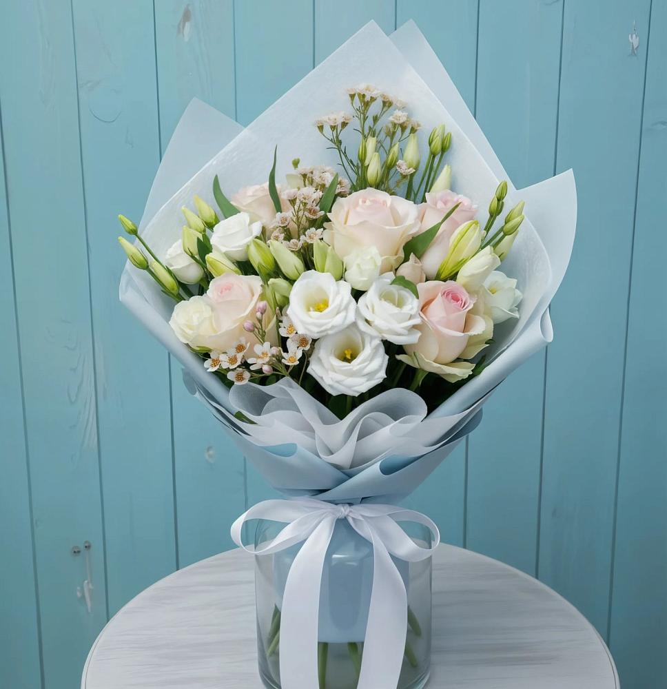 Букет цветов из: Розы и Лизиантусы в Высокогорном