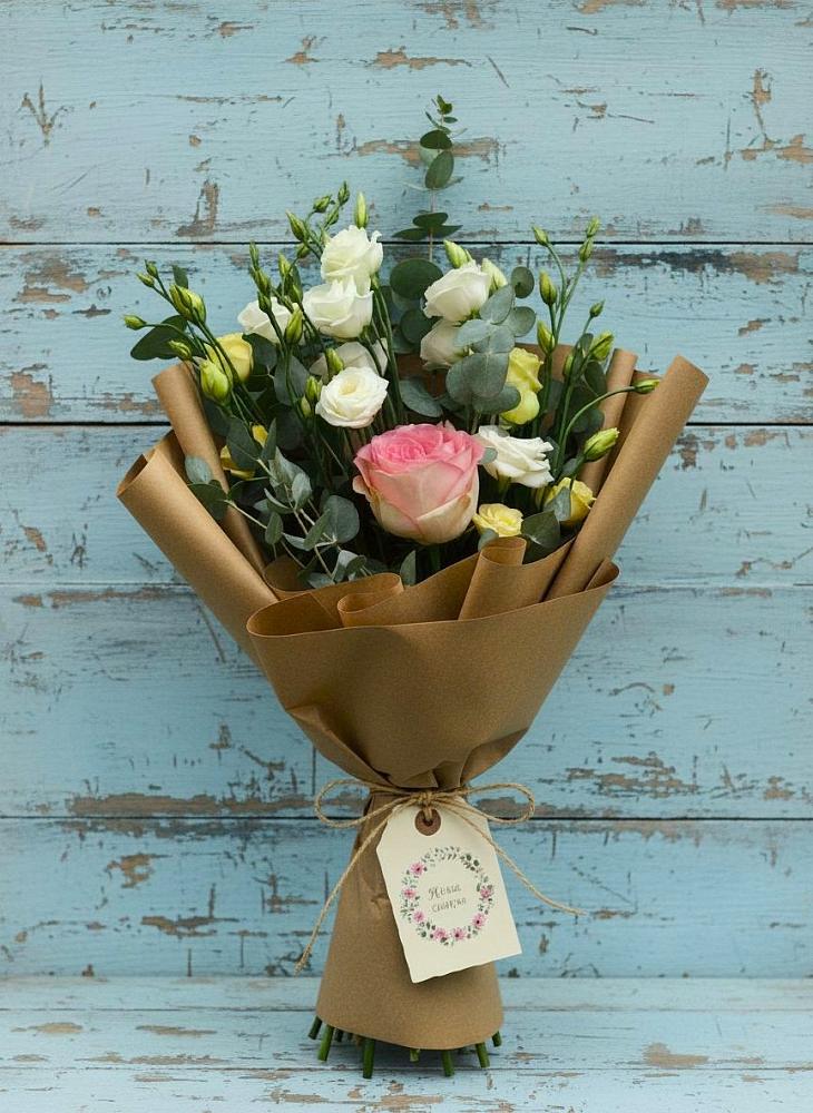 Букет цветов из: Розы и Лизиантусы в Высокогорном