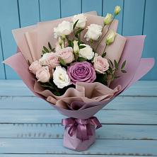 Букет цветов из:  Розы и Лизиантусы в Высокогорном