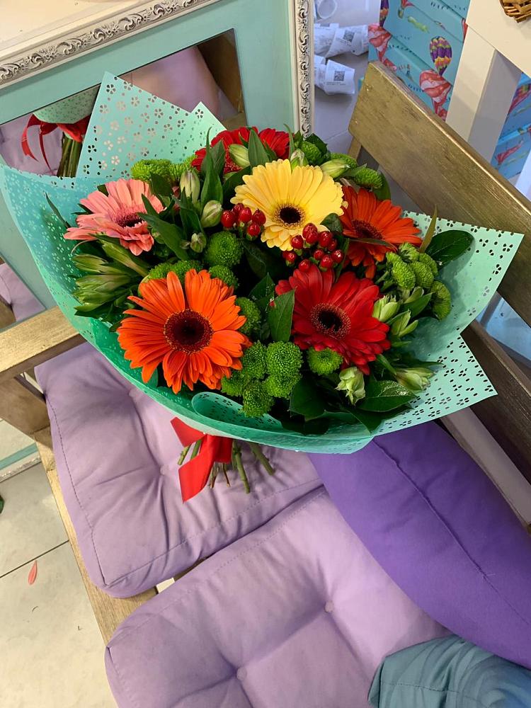 Букет цветов из: Герберы, Хризантемы и Альстромерии в Высокогорном