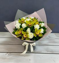 Букет цветов из:  Орхидеи и Розы в Высокогорном