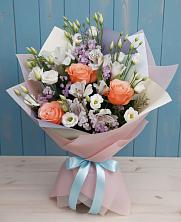 Букет цветов из:  Лизиантусы, Розы, Альстромерии и Гипсофила в Высокогорном