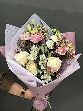 Букет цветов из:  Альстромерии, Розы и Лизиантусы #REPLACE_PRED# Высокогорном