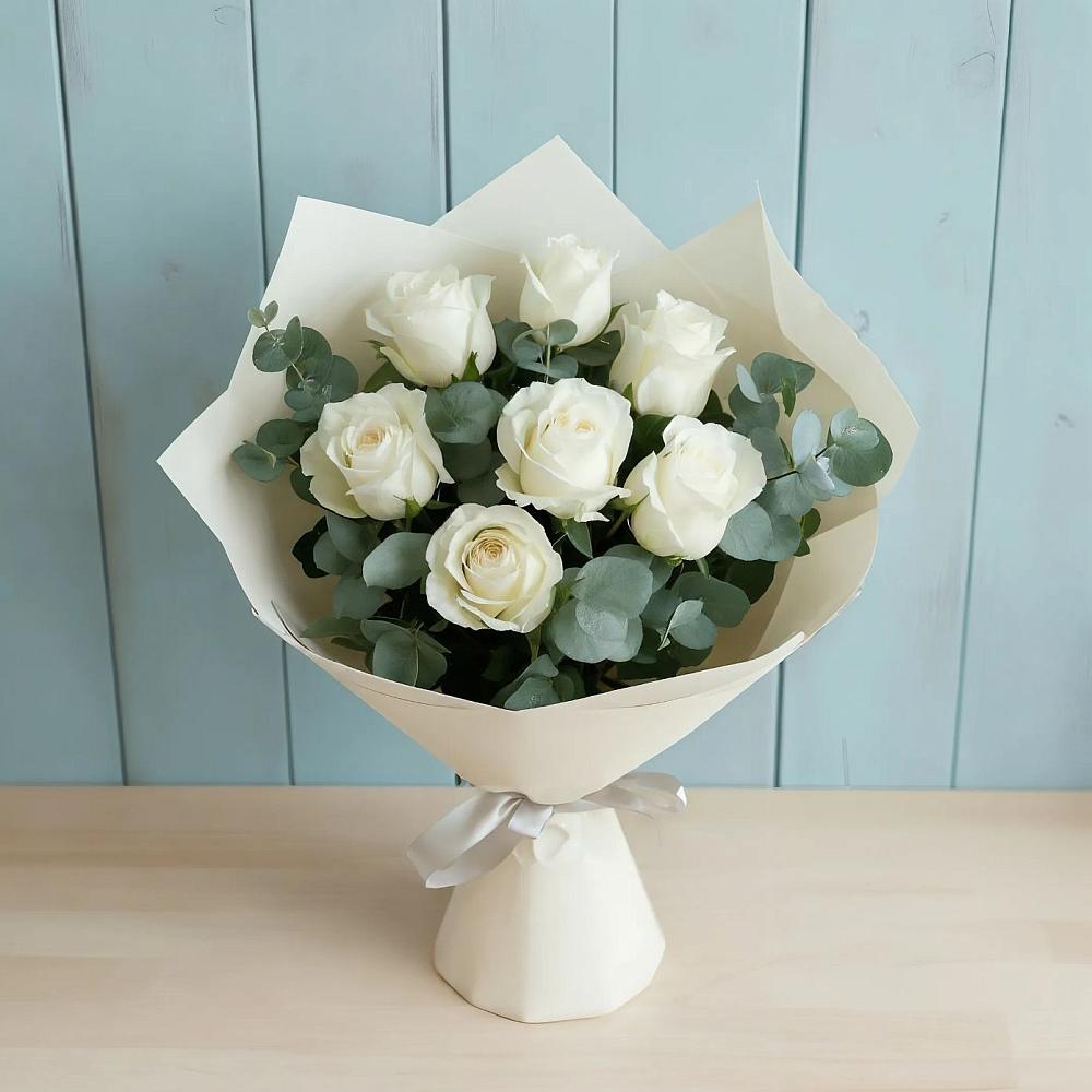 Букет Белые розы в Эвкалипте в Высокогорном