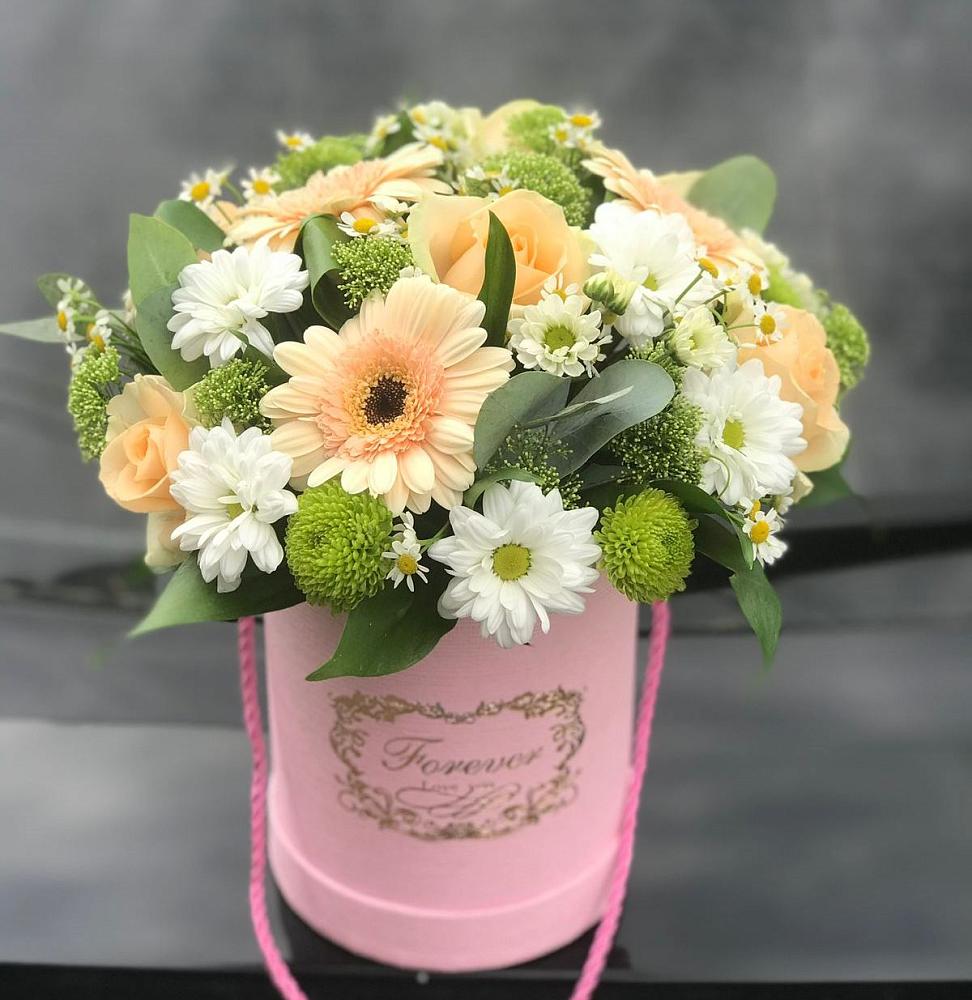 Цветочная композиция из Розы, Герберы и Хризантемы в шляпной коробке в Высокогорном