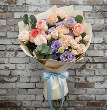 Букет цветов из:  Розы, Лизиантусы и Гвоздики #REPLACE_PRED# Высокогорном