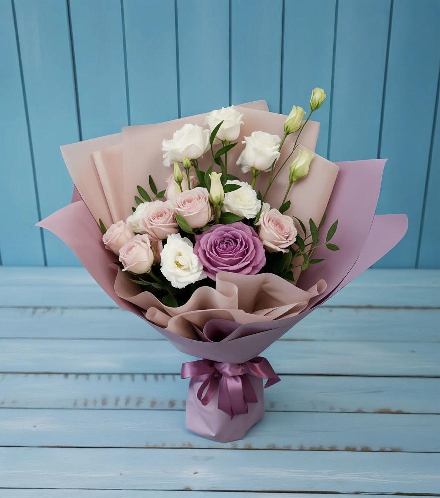 Букет цветов из: Розы и Лизиантусы в Высокогорном